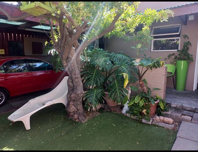 4 BEDROOM HOUSE FOR SALE IN PORTLANDS